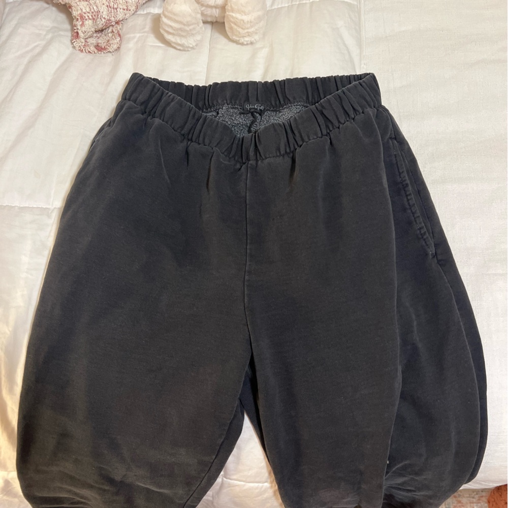 Women’s cuffed sweatpants